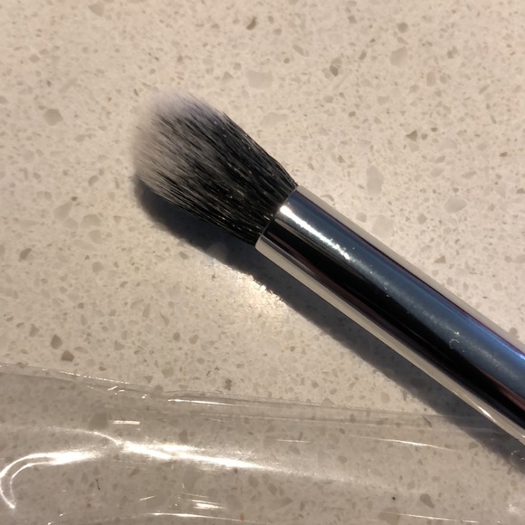 EB ELAINA BADRO Colourful holographic make-up eye shadow brush. NWOT in plastic - Picture 4 of 6